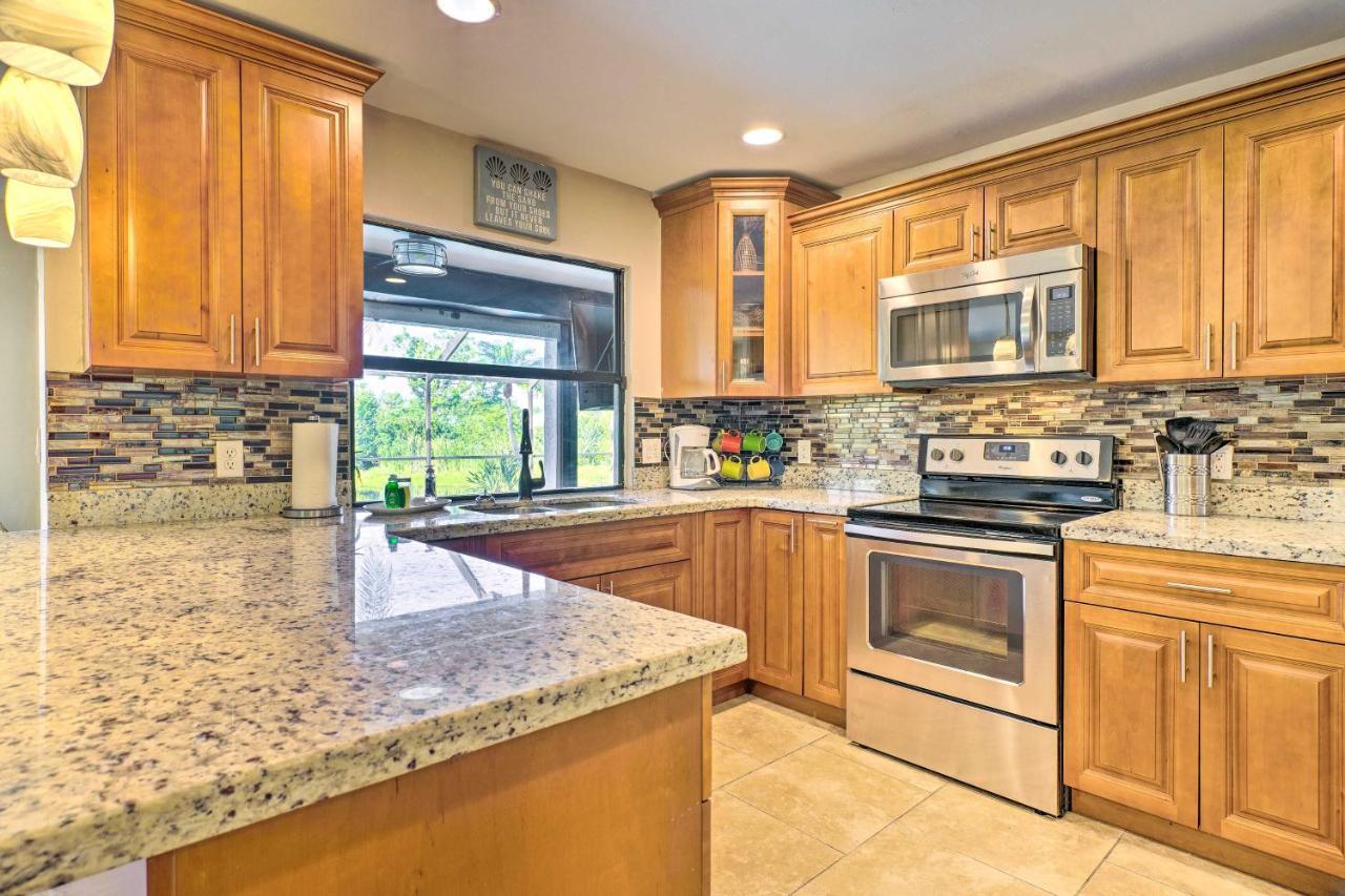 Pet-Friendly Fort Myers Home With Patio And Grill! 노스 포트 마이어스 외부 사진